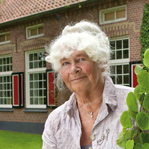 Liesbeth Owner